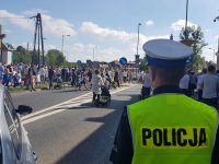 Policjanci zablokowali ulicę Piłsudskiego
